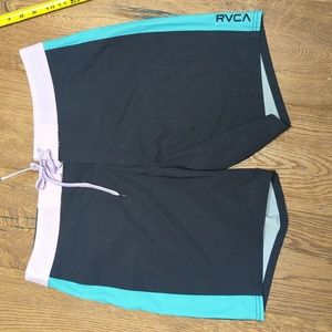 RVCA classic boardshort, size 34, 17" length